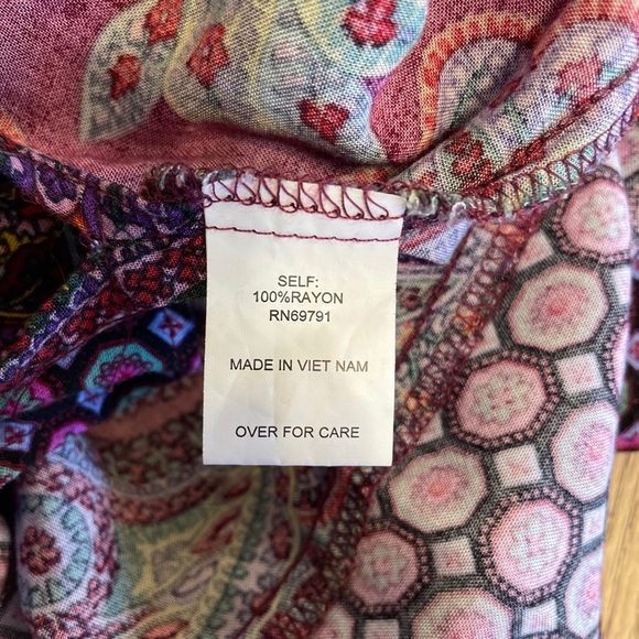 Olive Hill 3/4 sleeve large paisley print blouse size large - Picture 6 of 6